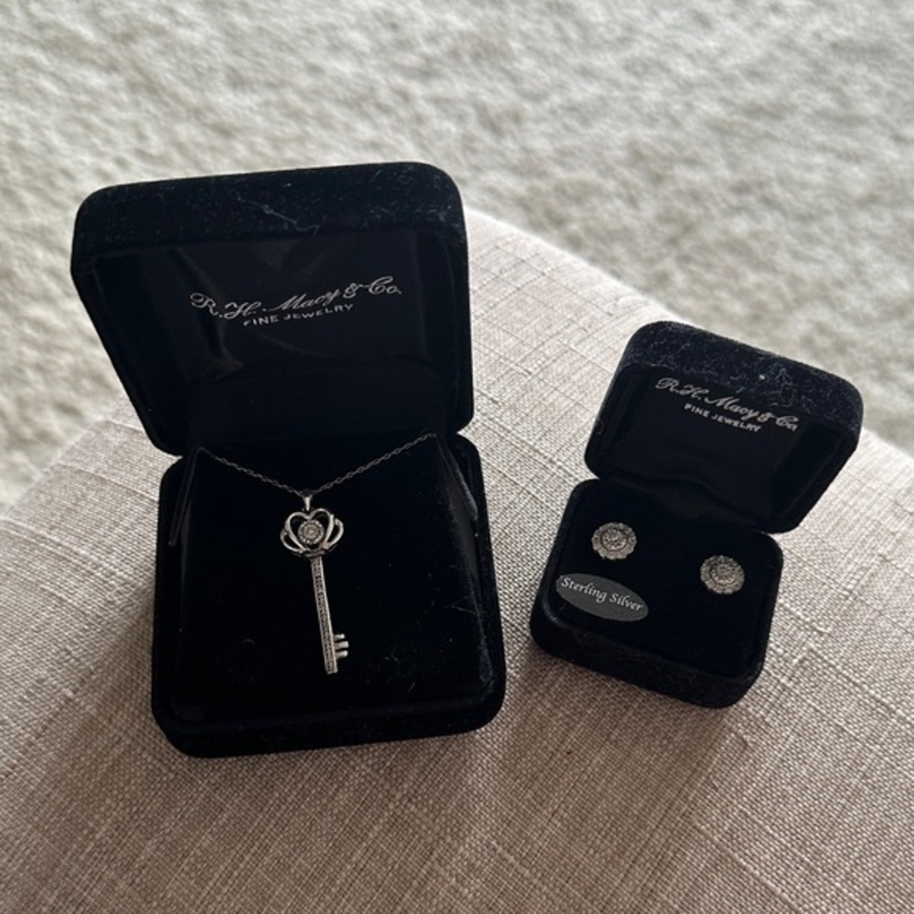 RH Macy’s 925 Sterling Silver 10k Gold Diamond Heart Key Pendant & Earring Set